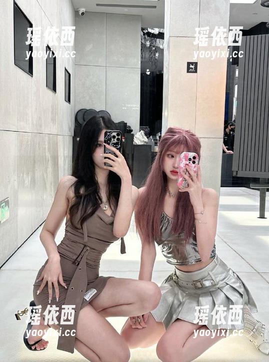 Xiuren秀人网 - 悦悦姐的空姐写真集，原图展现无与伦比的风范与自信