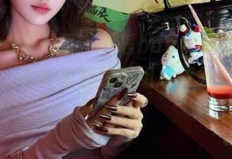 Xiuren秀人网 – 瑶瑶baby海边写真原图曝光，各种奇葩瞬间组成图集，笑到停不下来！