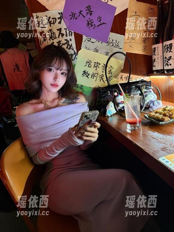 Xiuren秀人网 - 瑶瑶baby海边写真原图曝光，各种奇葩瞬间组成图集，笑到停不下来！