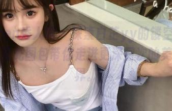 Xiuren秀人网 – 探索白芷yy的镂空艺术，无圣光图包带你走进更深层次的美学世界。