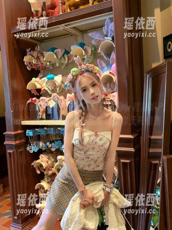 Xiuren秀人网 - 尽享夏日风情，程慧娴Phoebe的泳衣写真作品集带给你无限惊喜