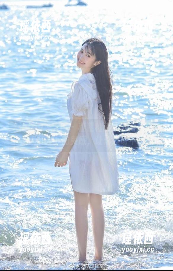 Xiuren秀人网 - 程程程新作油亮写真：无圣光下的美感，让你心动不已