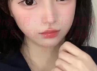 Xiuren秀人网 – 糖豆sisi最新旅拍图包：美丽背后的不堪回首，真是让人哭笑不得！