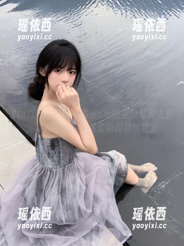 Xiuren秀人网 - 糯米nm的定制写真之旅，双人世界中的温柔瞬间尽情绽放