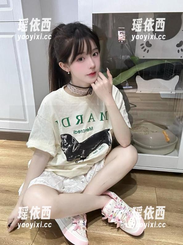 Xiuren秀人网 - 领略糯美子MINIbabe最新作品：在线欣赏裤里丝之美