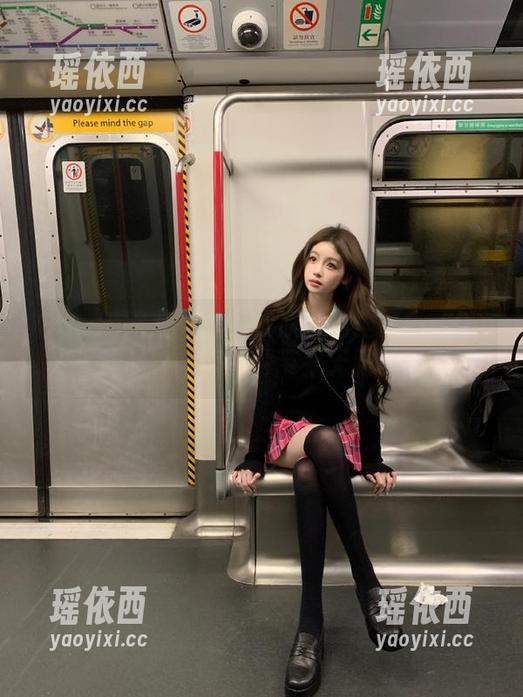 Xiuren秀人网 - 免费欣赏绮里嘉Carina双人作品，精美图片带来无限艺术享受