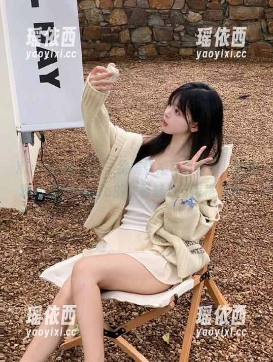 Xiuren秀人网 - 绝美空姐写真合集，快来观看考拉Koala的优雅魅力与风格演绎！