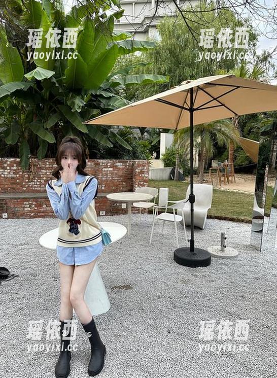 Xiuren秀人网 - 探索舌尖上的菊花ace之美，蕾丝主题的绝美写真，让你无法自拔，立即点击下载这些迷人的美图！