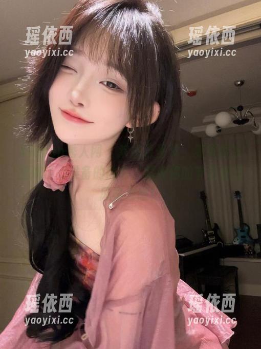 Xiuren秀人网 - 欢庆万圣节，麦琪绫冰激淋精心准备的图包，解锁你的节日派对风格灵感！