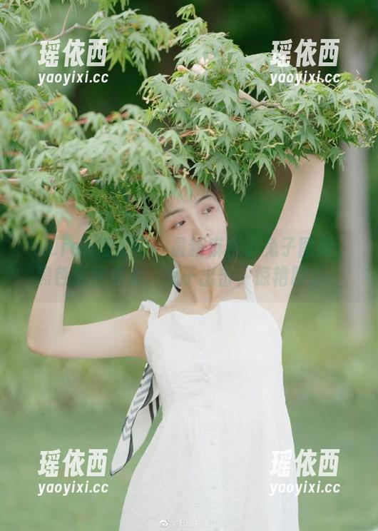 Xiuren秀人网 - 最新麻吉小兔子图册：黑色风潮来袭，兔子出击，惊艳四方！