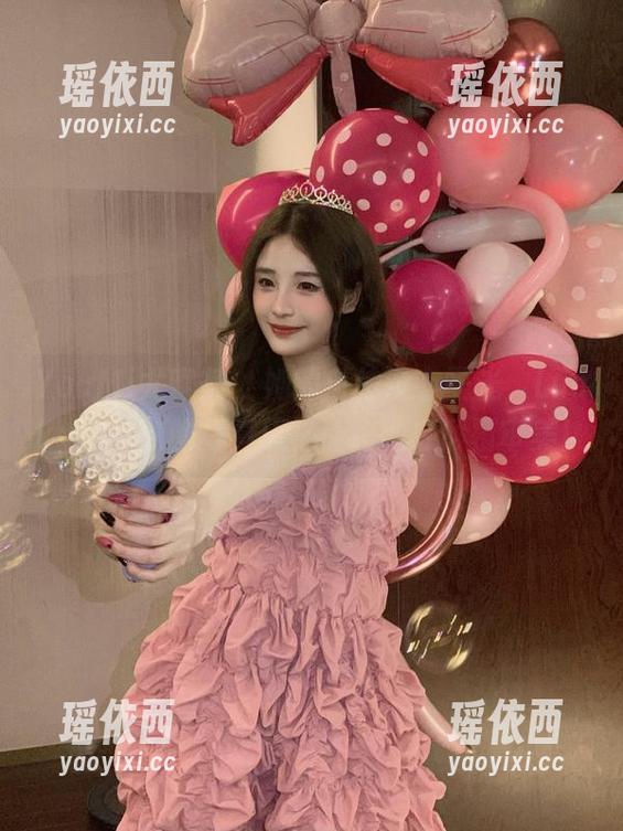 YouMi尤蜜荟 - 她的自拍没有圣光，Lucky沈欢欣的写真风格让你彻底颠覆审美！