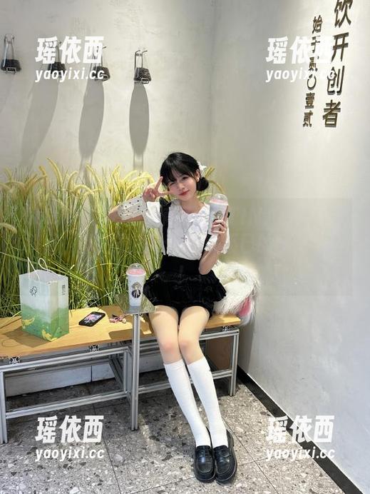 YouMi尤蜜荟 - 捕捉娜娜TINA白裙灵动瞬间，私拍原图让你惊叹不已的视觉盛宴！