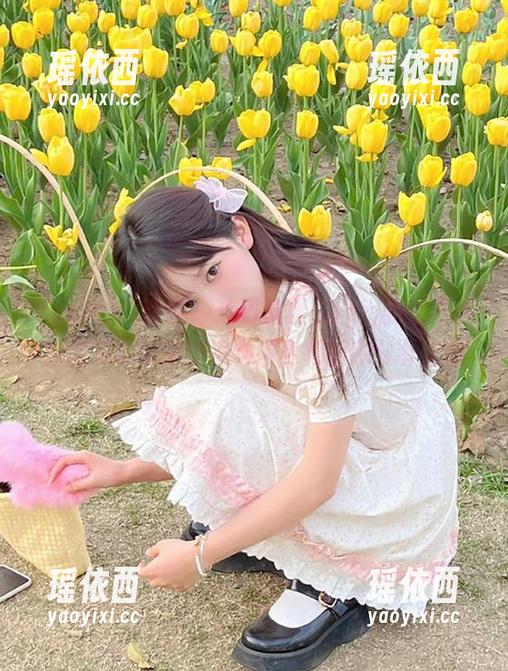 YouMi尤蜜荟-蛋蛋_egg YouMi尤蜜荟 - 走进蛋蛋_egg的世界:白丝写真带来的视觉盛宴和图库分享之旅