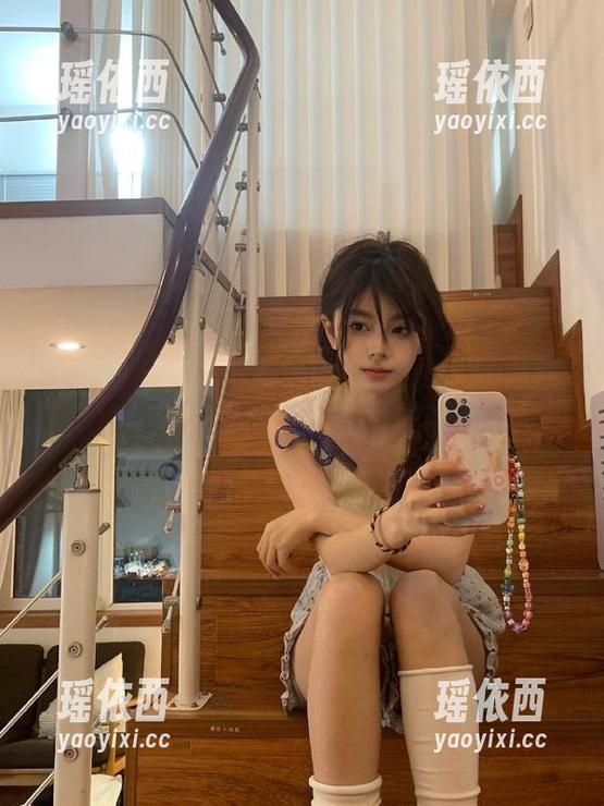 微密圈 - 皮衣与时尚的结合，YuYu超甜丫写真套图带你开启新视界