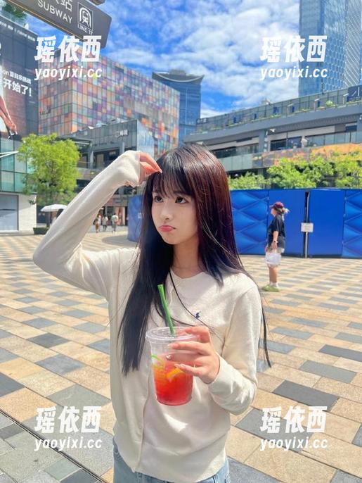beautyleg - Lena学姐的私人福利图包，呈现她的经典写真与独特风格！