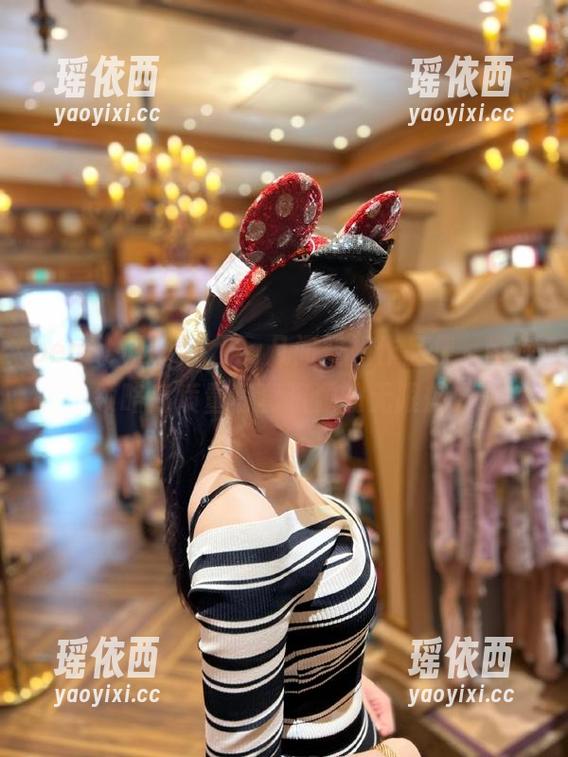 beautyleg - Lia凡间空姐作品集，带你领略高质量写真资源的无限魅力