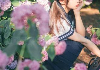 beautyleg – 想要感受“Lola天使”的魅力？那就赶紧来看看她的私房图包吧！