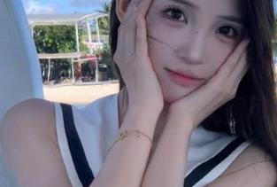 beautyleg – 校服写真艺术：Mia以高清壁纸形式呈现青春的无限可能！