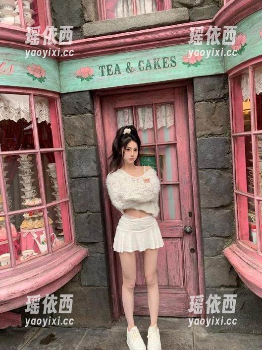 beautyleg - 走进Queenie教室的艺术世界：一览博主精彩写真作品的图集视角