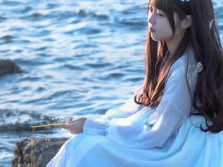 从eloise软软的镜头看世界：高清图册捕捉一个温暖的黄昏