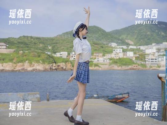 这个秋天必备：nagisa魔物喵最新灰丝套图，甜蜜与搞笑双重享受！