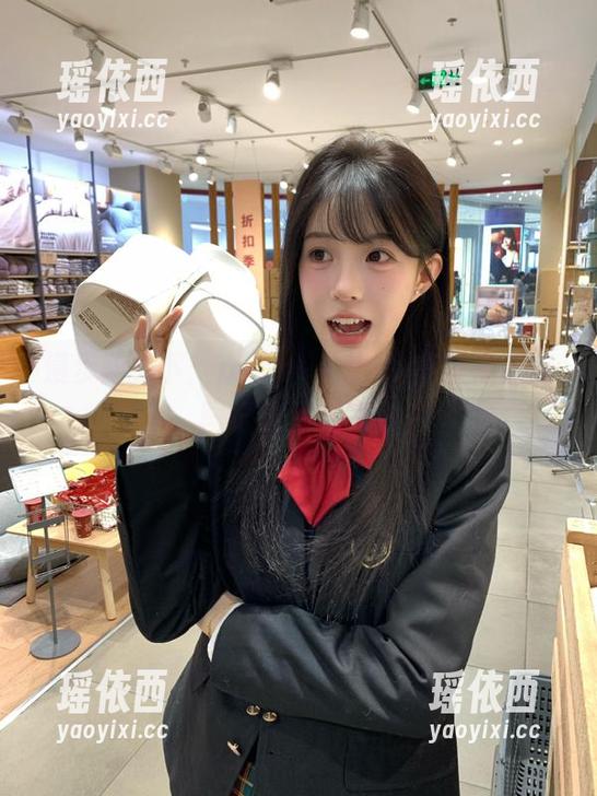漫步阳光下：puypuychen高清裸足套图记录温暖瞬间