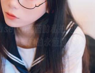迷失在usejan蓝蓝的私拍美图，重温优雅美腿的永恒魅力