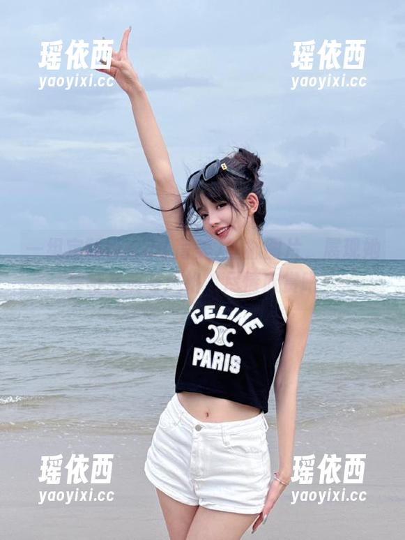 一组定制いくみ(育美)丝袜图片，展现她独特气质与风格，尽情欣赏吧！
