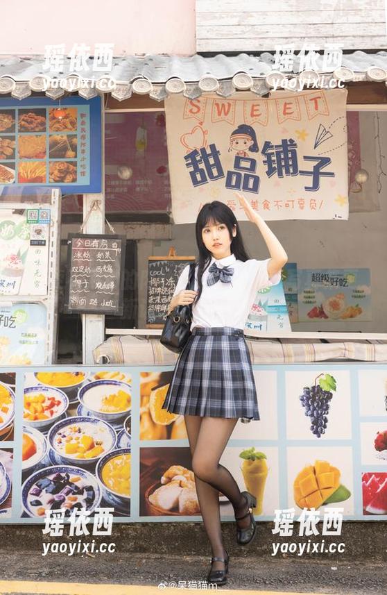 探索不呆猫的肉丝世界！她最新写真集更新让人眼前一亮！