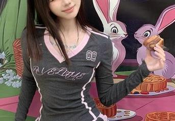 丽柜 – 允儿时尚套装全集：记录她每一次精彩瞬间的作品，成为你穿搭的参照