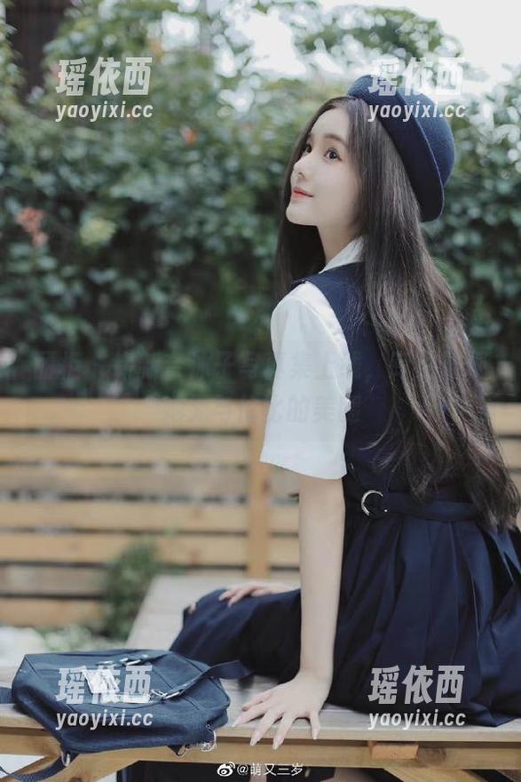丽柜-奈沐子 丽柜 - 崭新奈沐子写真集上线,专注展现她无与伦比的美腿