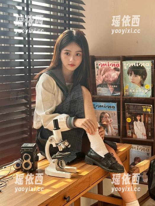 丽柜 - 小爽和妹妹的写真梦：原图传递的美好瞬间行程