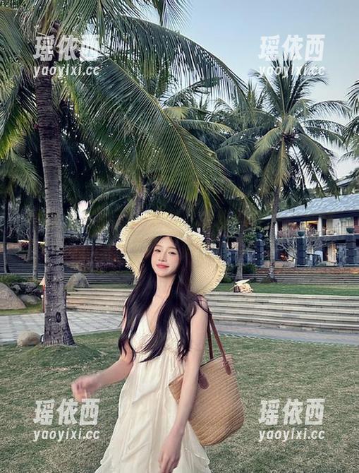 丽柜 - 与怡萱一起发现灰丝的魅力，定制专属写真作品