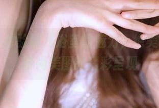 丽柜 – 体验敏儿浴室的魅力，绝美照片与时尚美图的精彩呈现