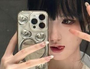 丽柜 – 聆听文欣的圣诞故事，通过写真与图片感受节日的温馨与欢乐