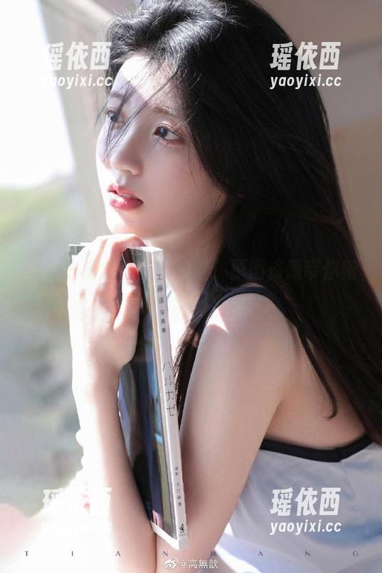 丽柜 - 甜甜双生花迎春：原图资源带你畅游春日的浪漫