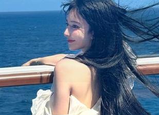 丽柜 – 蕊蕊的个人写真图库揭晓:每一套装都是对时尚与美的深刻理解!