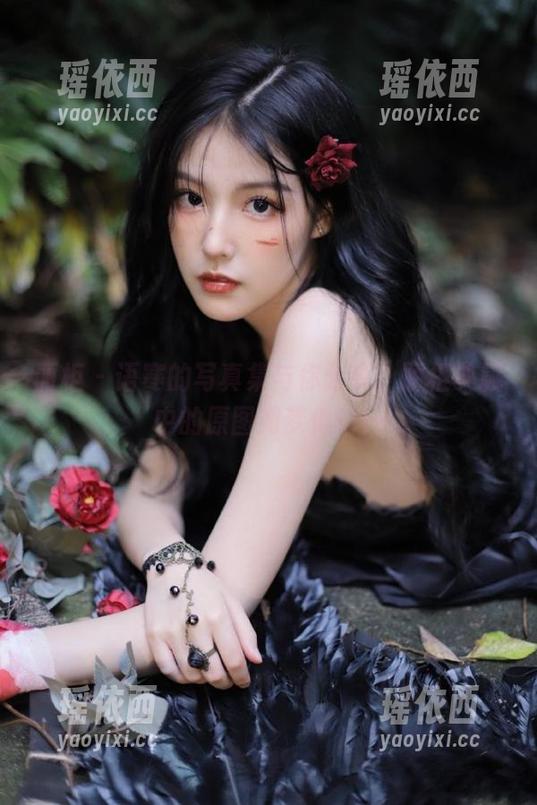 丽柜 - 语寒的写真集与你分享，丽柜典藏中的原图如梦似幻！
