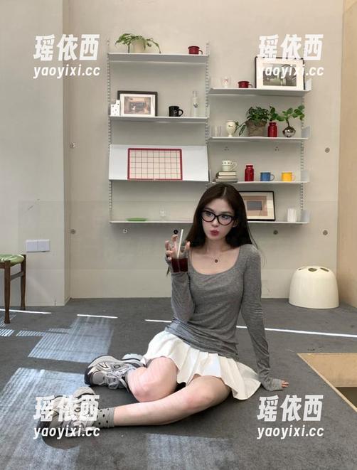 优星馆 - 吕婉柔Angelin旗袍图包分享：每一种典雅都在这里静静绽放