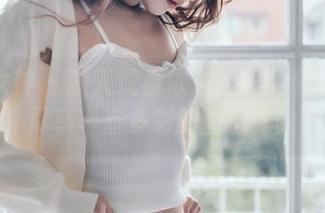 克拉女神 – 深入观看依娜丝职业装的风格，尽享丰富多彩的图包体验！