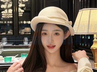 克拉女神 – 凌雪带你进入皮衣的世界，免费下载她的最新图册，畅享视觉盛宴！