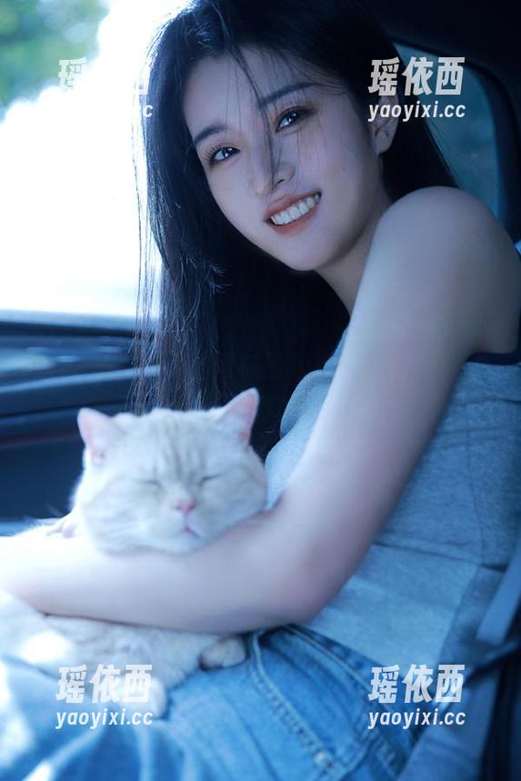 克拉女神 - 熙妍网袜图包精选，时尚博主的独特魅力尽在其中