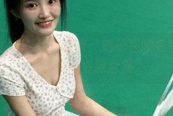 克拉女神 – 私拍独家：璇子在睡衣中的优雅瞬间资源合集