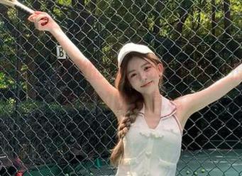 克拉女神 – 舒彤的豹纹私拍套图，捕捉她独特的时尚气息