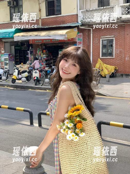 克拉女神 - 静宜的死库水美图，展现无圣光下的梦幻与现实交融