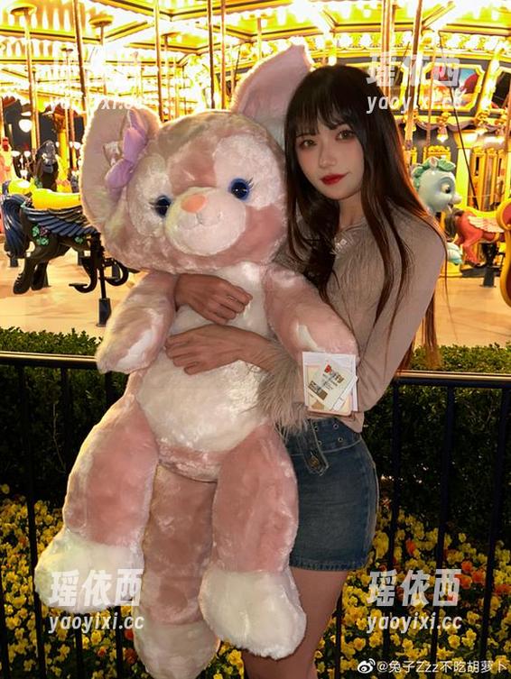 限量分享！兔子Zzz不吃胡萝卜与她的美腿图包，时尚与优雅的完美结合