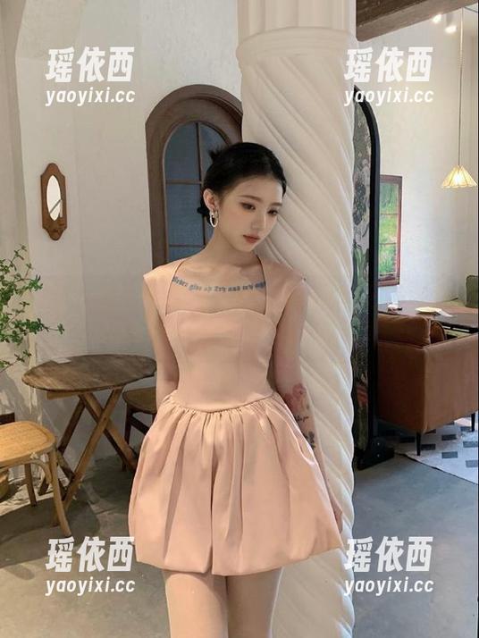 融入凉凉子写真作品集中的Nikke胜利女神与梅登冰玫瑰的幻想风景