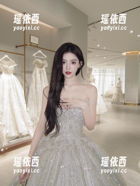 初夏女神 - 双双带你领略职业装定制图片，塑造完美职场形象