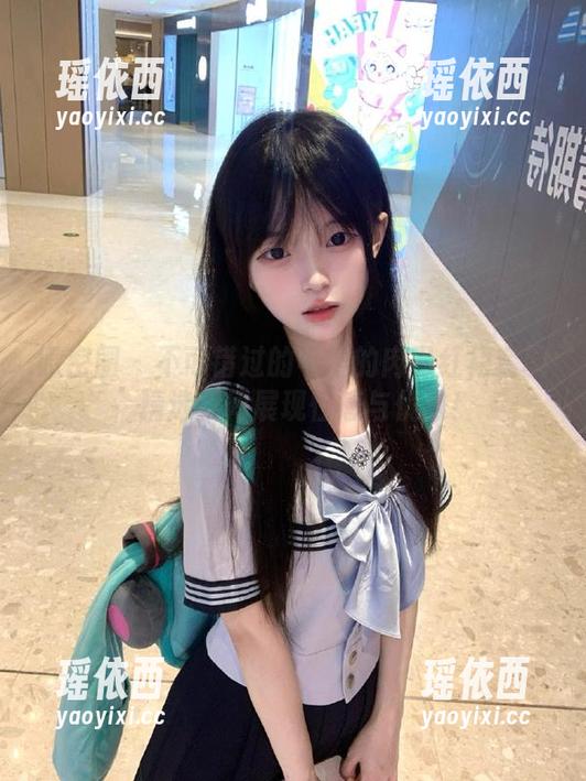 微密圈 - 不可错过的可爱的肉巴红裙套图，精选瞬间展现性感与优雅！