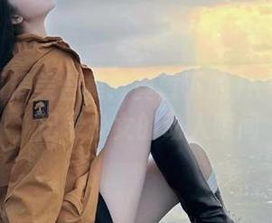 喵糖映画精美合集：黄昏下的JK影像更新，记录少女的动人瞬间